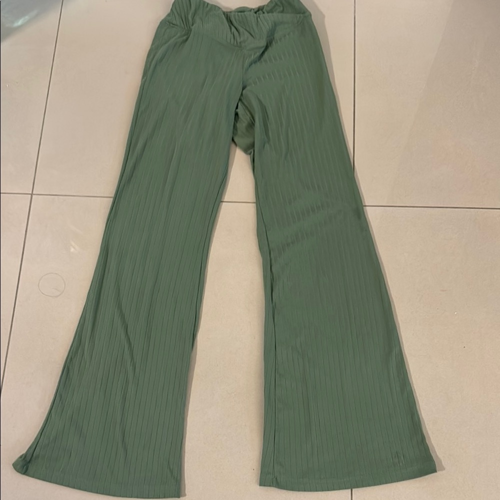 Fashion Nova Green Wide-Leg Pants S